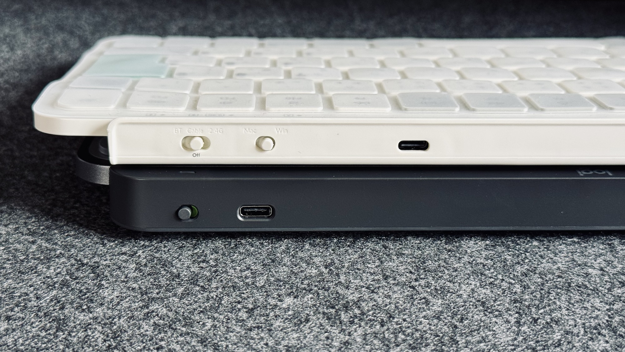 MX KEYS miniとKeychron B1 Pro