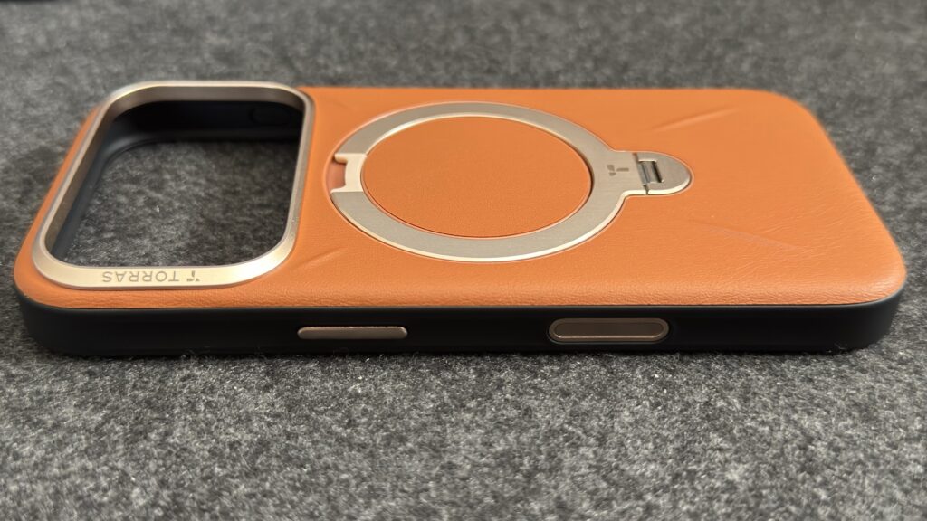 TORRAS Ostand Q3 レザートーン