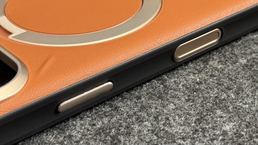 TORRAS Ostand Q3 レザートーン