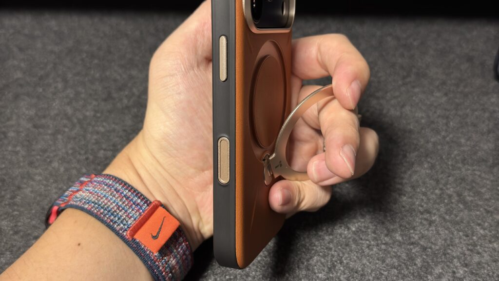 TORRAS Ostand Q3 レザートーン