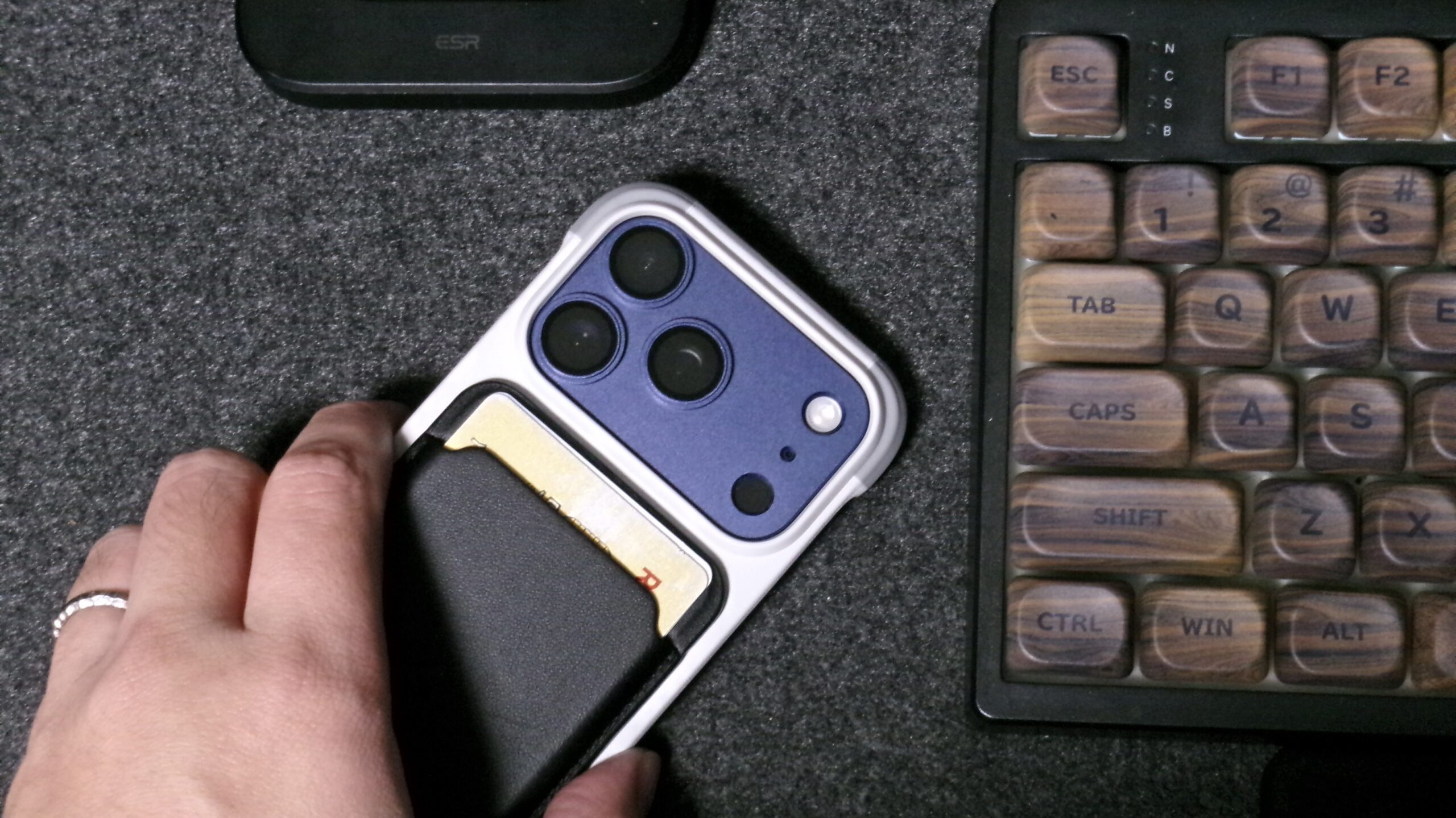 MOFT バイカラーケース