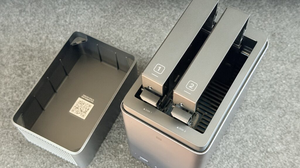 UGREEN NASync DH2300