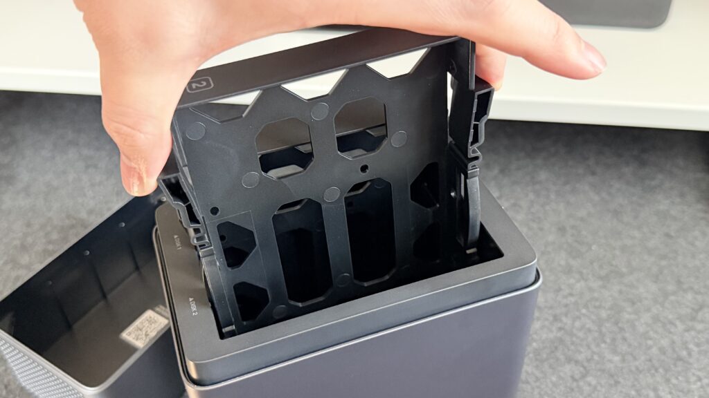 UGREEN NASync DH2300