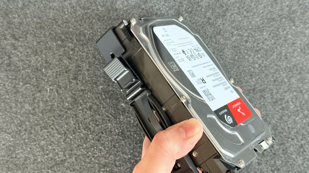 UGREEN NASync DH2300