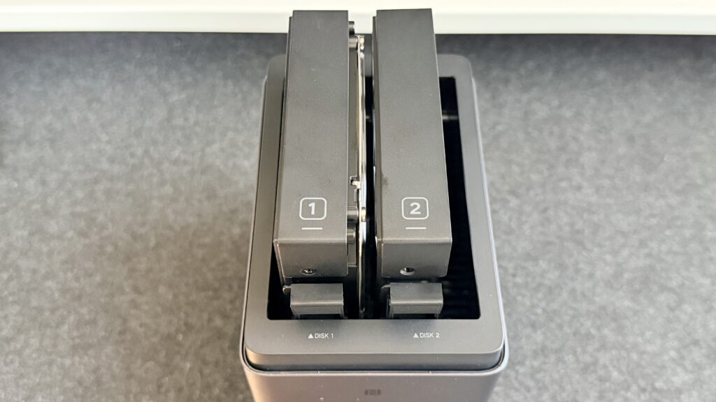 UGREEN NASync DH2300